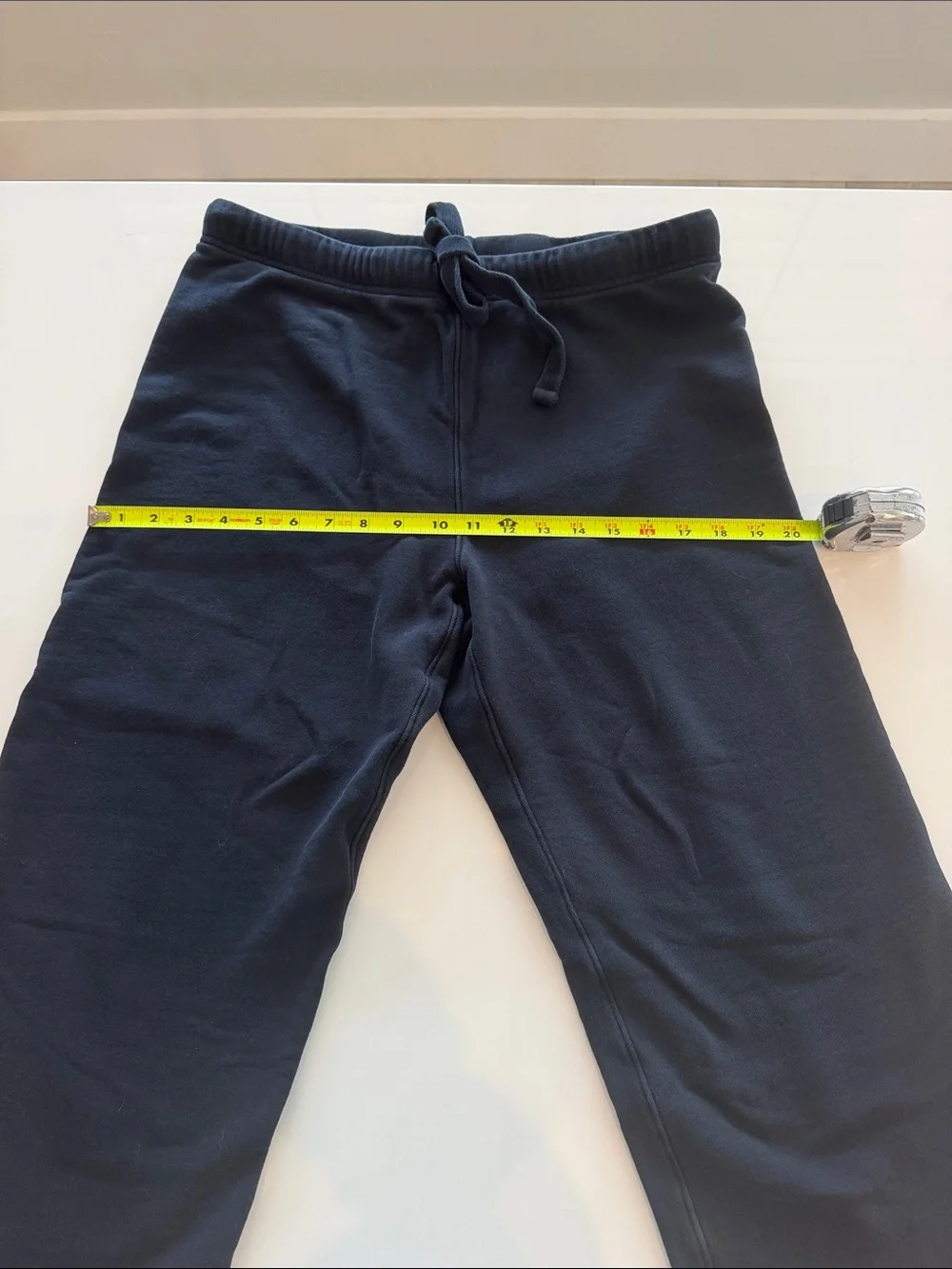 Frank & Eileen Navy women’s Cropped Sweatpants with Drawstring